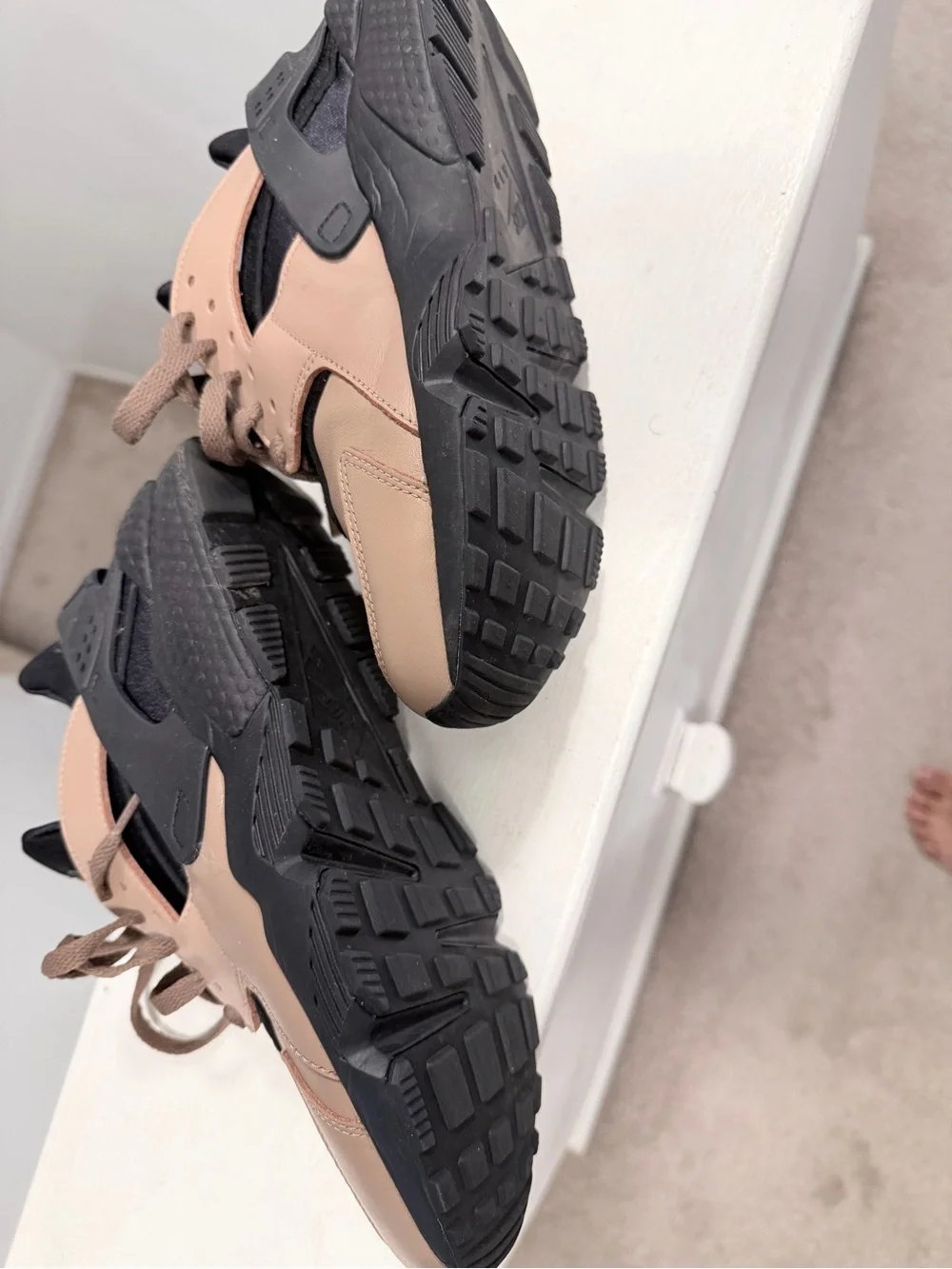 Nike Air Huarache Low-Top Sneakers in Blush Pink and Black